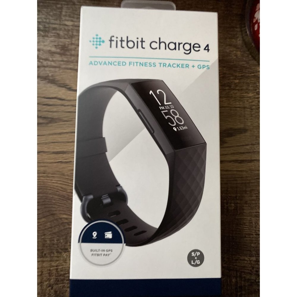 Fitbit Charge 4 Fitness Tracker + GPS - BLACK - In